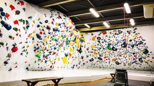 宮城県のクライミング施設「クライミングジム MOMENT（モーメント） 泉店」